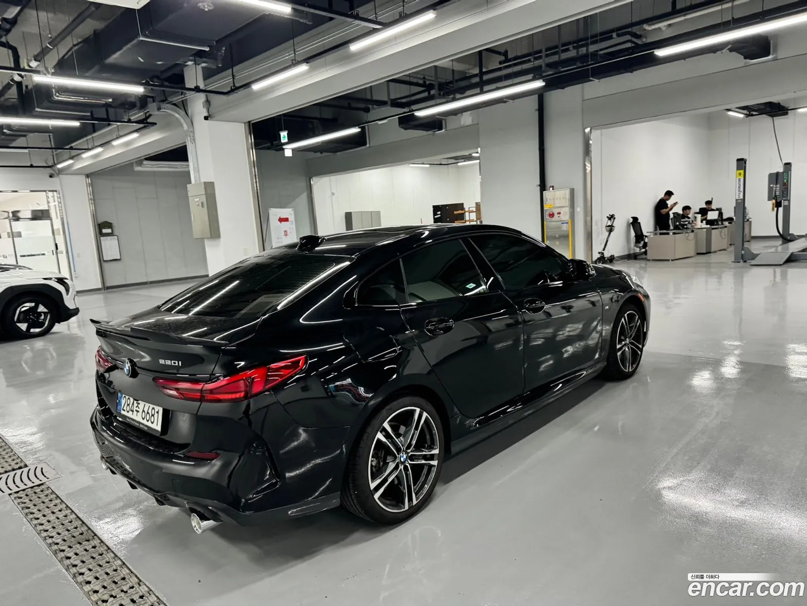 BMW 2 Series Gran Coupe F44 220I Sports - фотография 18080917