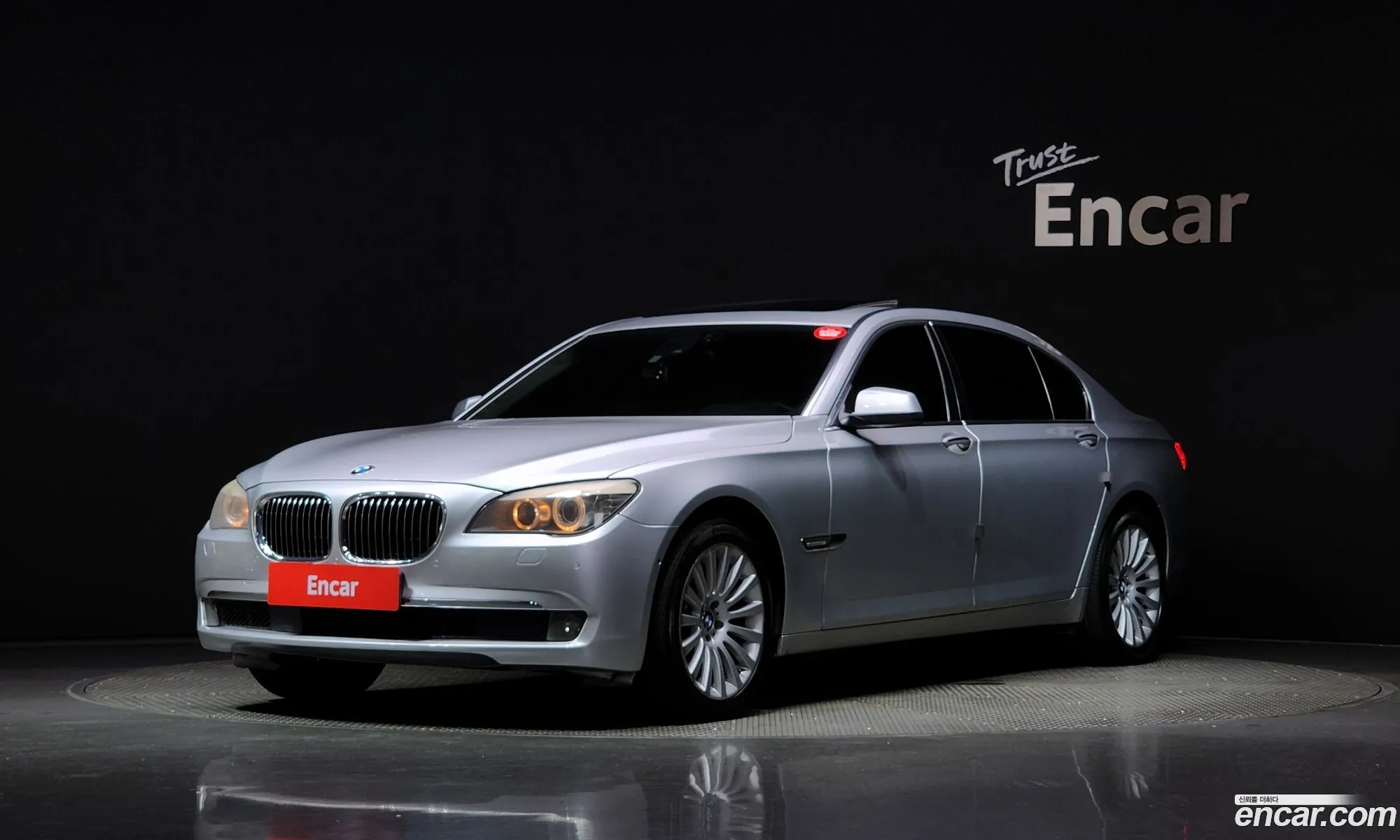 BMW 7 Series F01 740Li - фотография 14067826