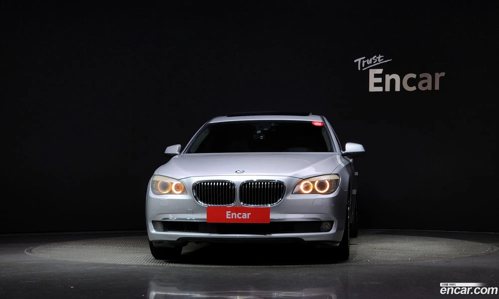 BMW 7 Series F01 740Li - фотография 14067828