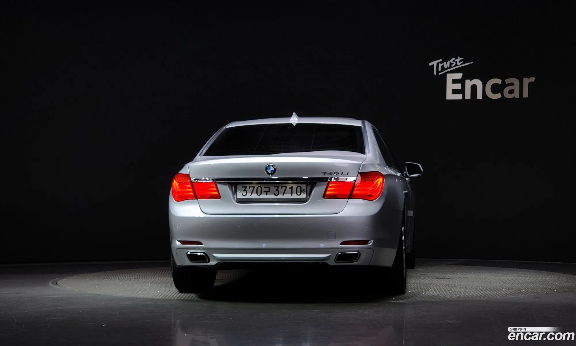 BMW 7 Series F01 740Li - фотография 14067829