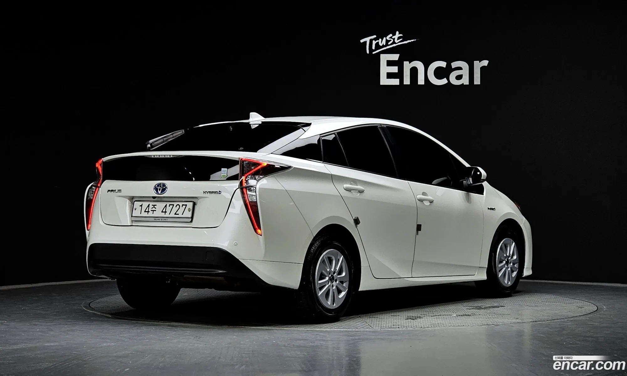 Toyota Prius 4Th Generation 18 E - фотография 15359054