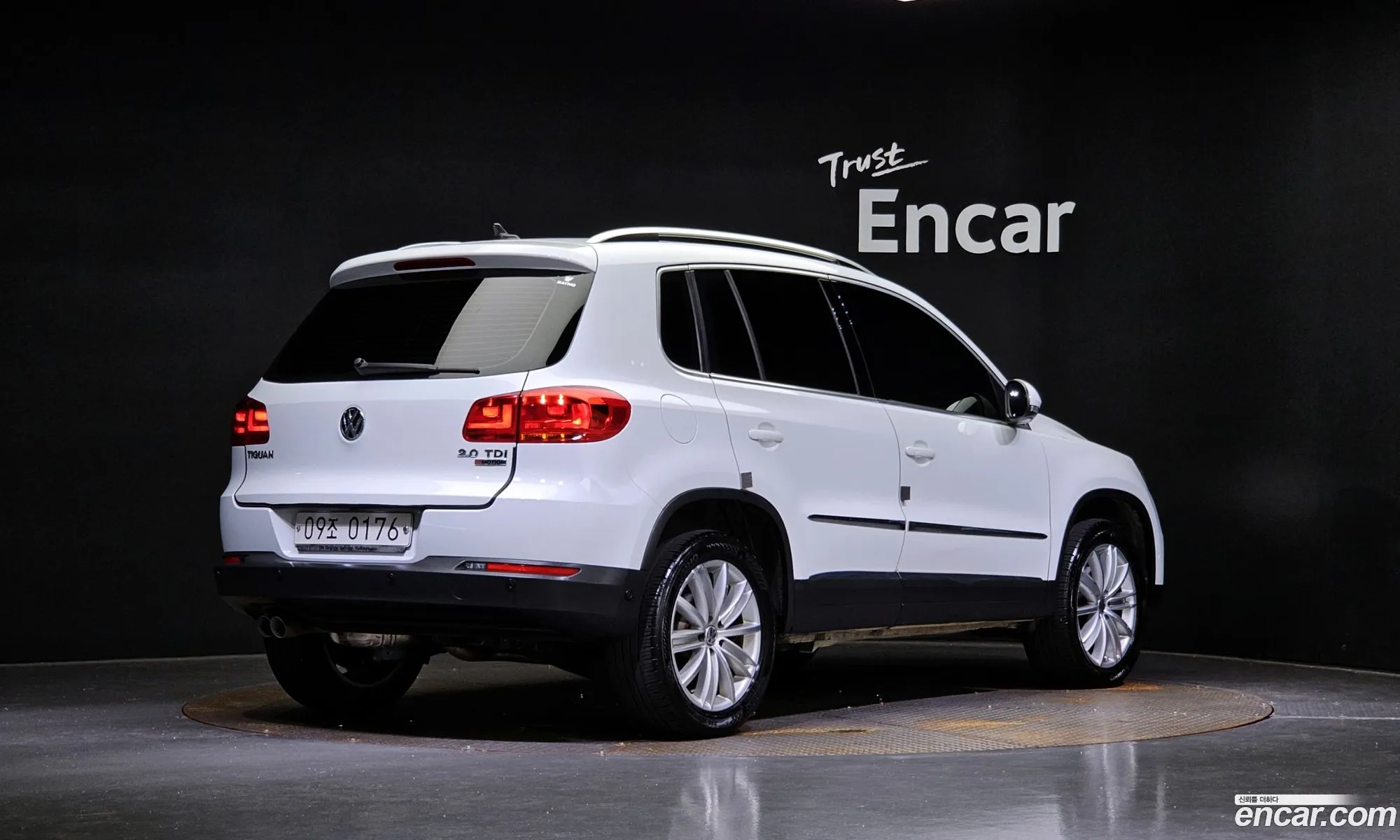 Volkswagen New Tiguan 20 Tdi Premium 5N - фотография 7785189