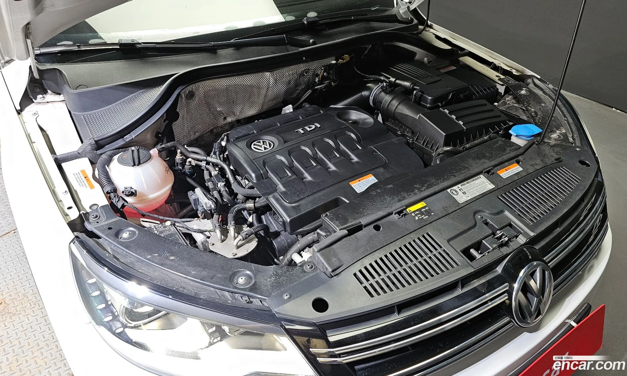 Volkswagen New Tiguan 20 Tdi Premium 5N - фотография 7785193