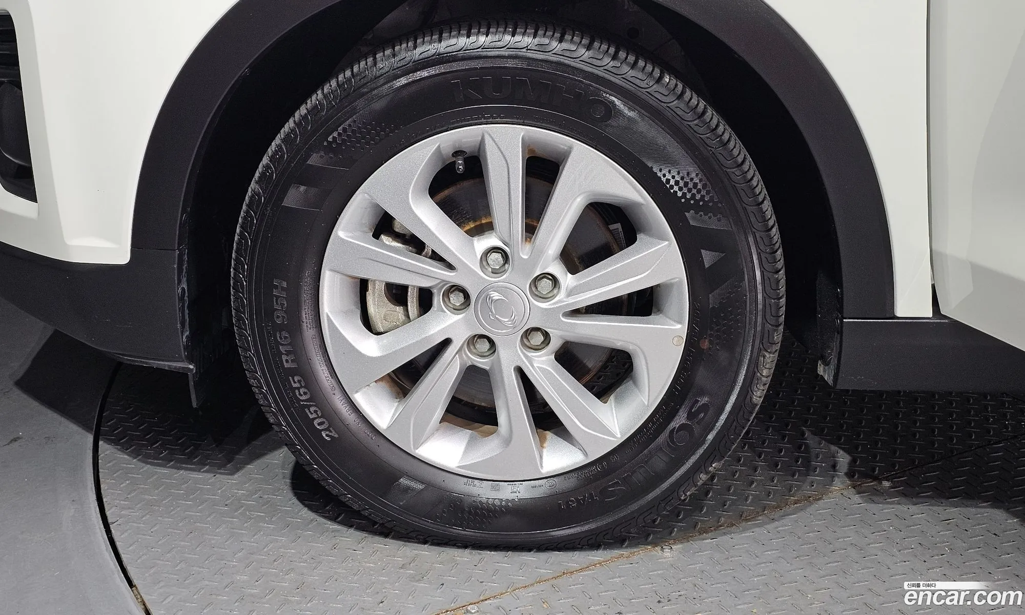 Kg Mobility Ssangyong Very New Tivoli Gasoline 15 2Wd V3 - фотография 8821658