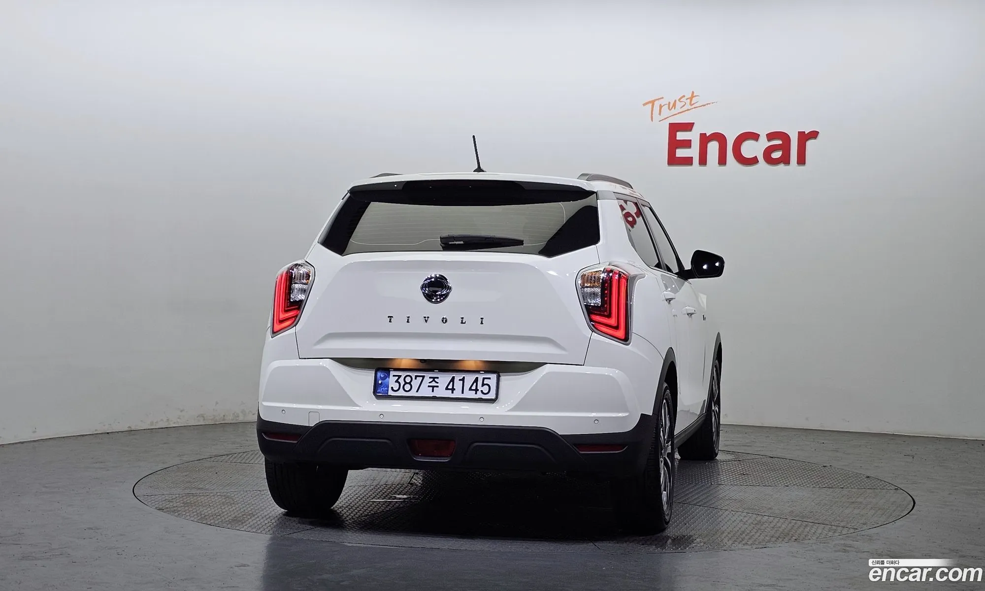 Kg Mobility Ssangyong Very New Tivoli Gasoline 15 2Wd Limited Edition - фотография 8436937
