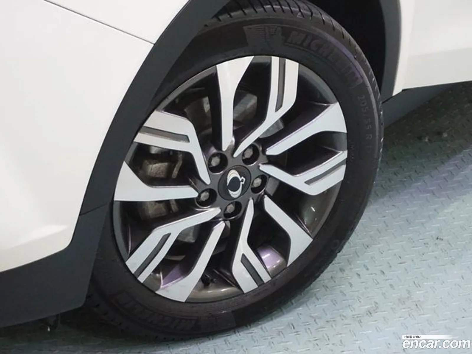 Kg Mobility Ssangyong Tivoli Armor Gear Plusⅰ 2Wd - фотография 8206927