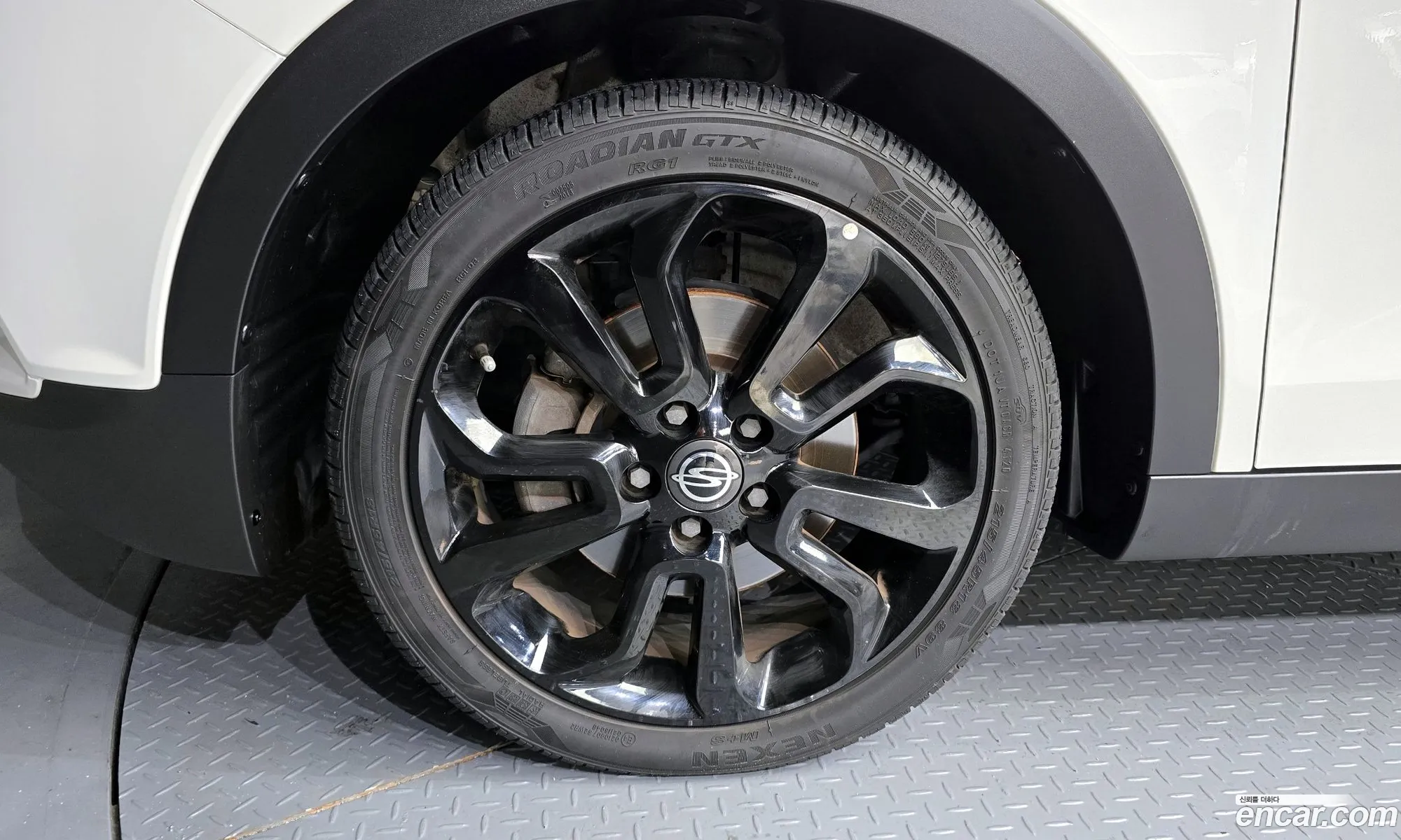 Kg Mobility Ssangyong Tivoli Diesel Lx 2Wd - фотография 8451828