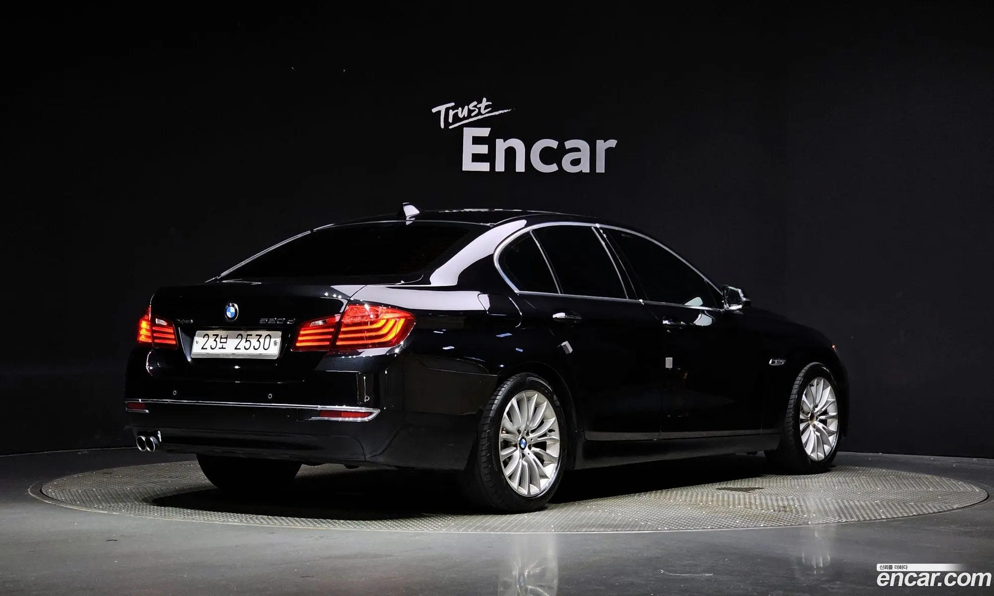 BMW 5 Series F10 520D xDrive Luxury - фотография 18486604
