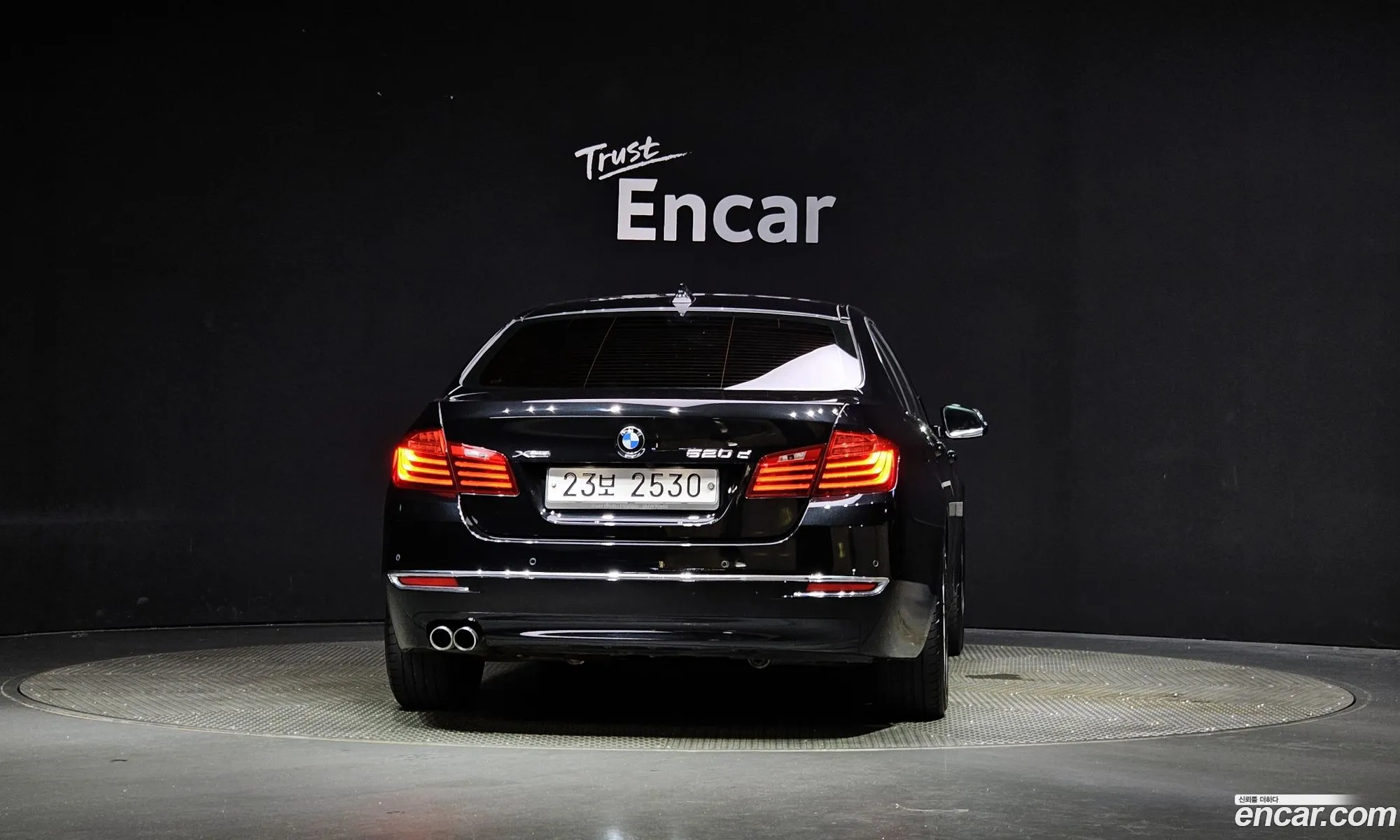 BMW 5 Series F10 520D xDrive Luxury - фотография 18486606