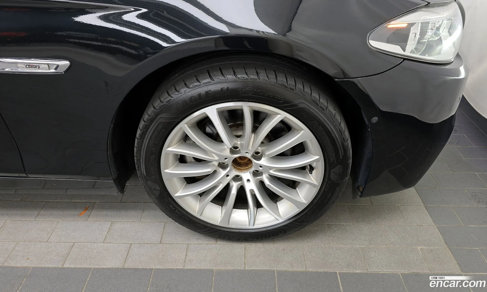 BMW 5 Series F10 520D xDrive Luxury - фотография 18486607