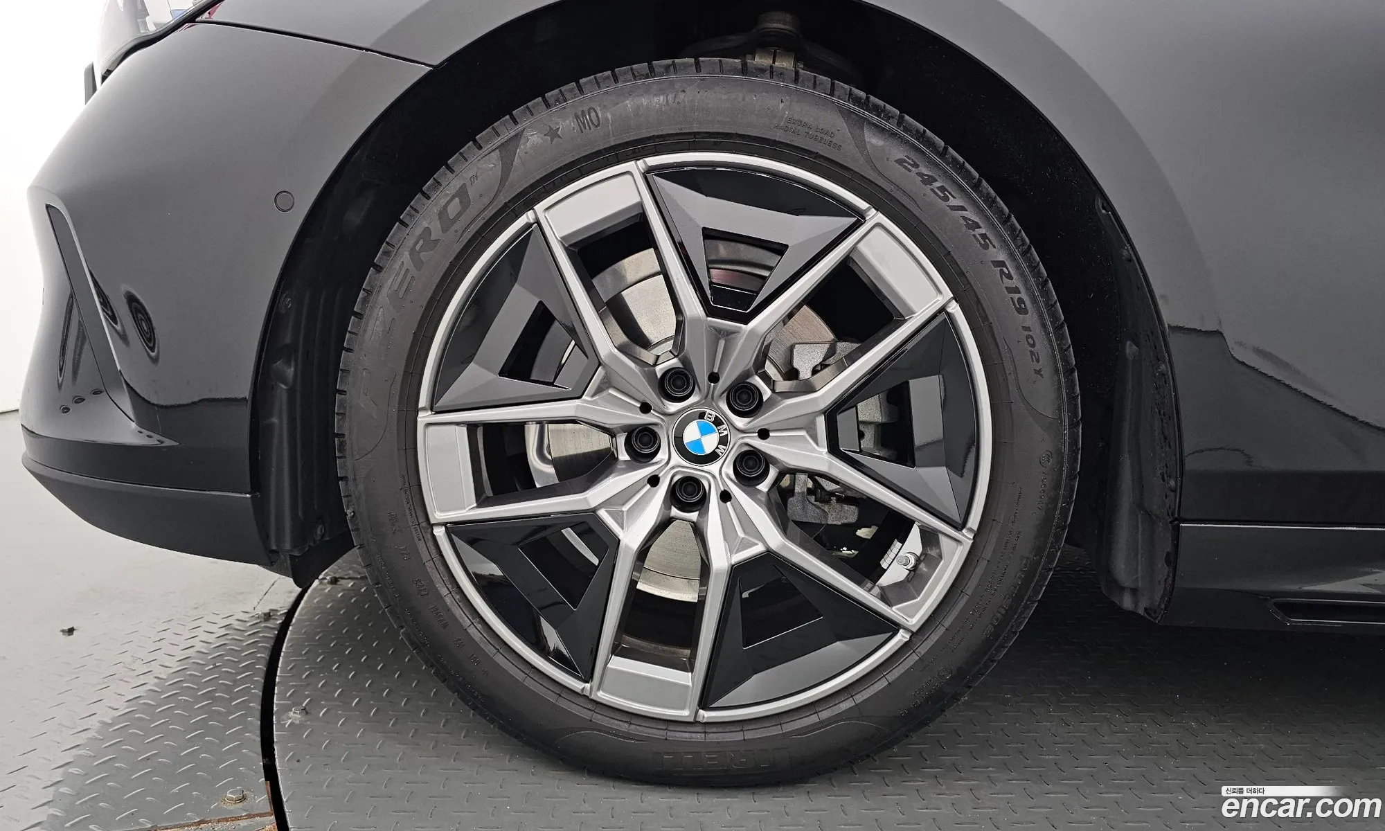BMW 5 Series G60 520I - фотография 8455528
