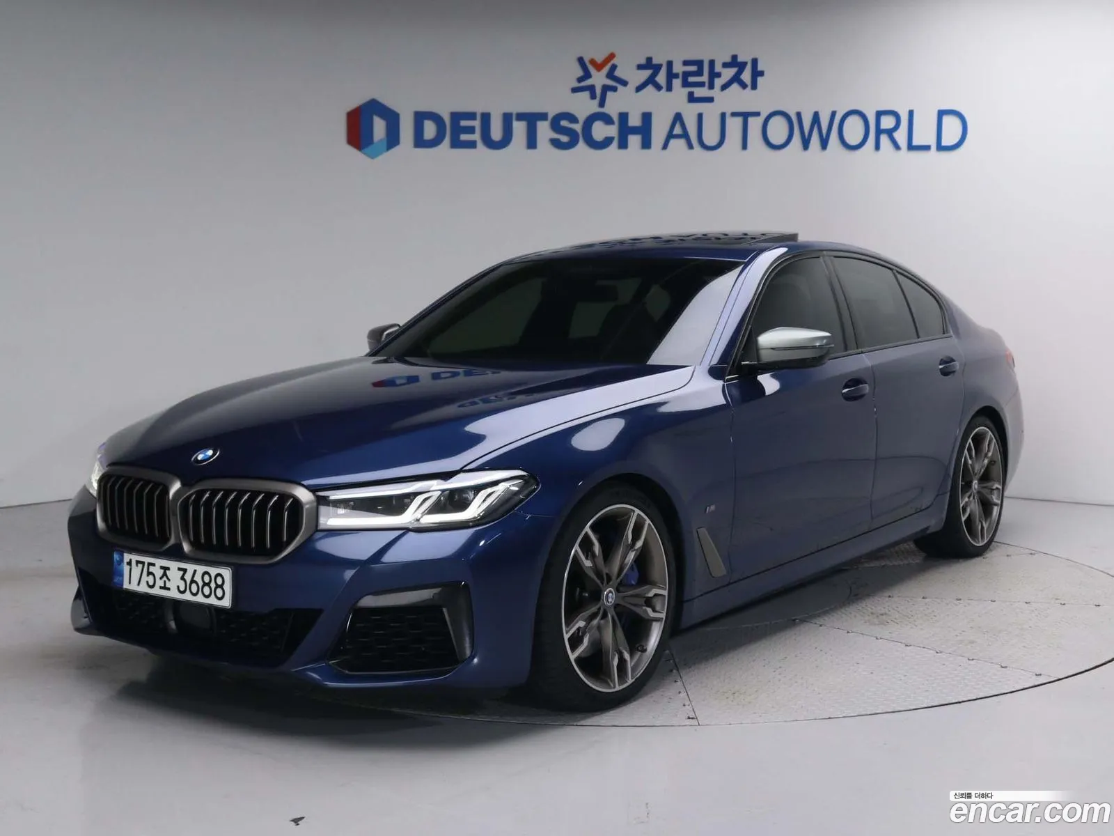 BMW 5 Series G30 M550I xDrive - фотография 8709527