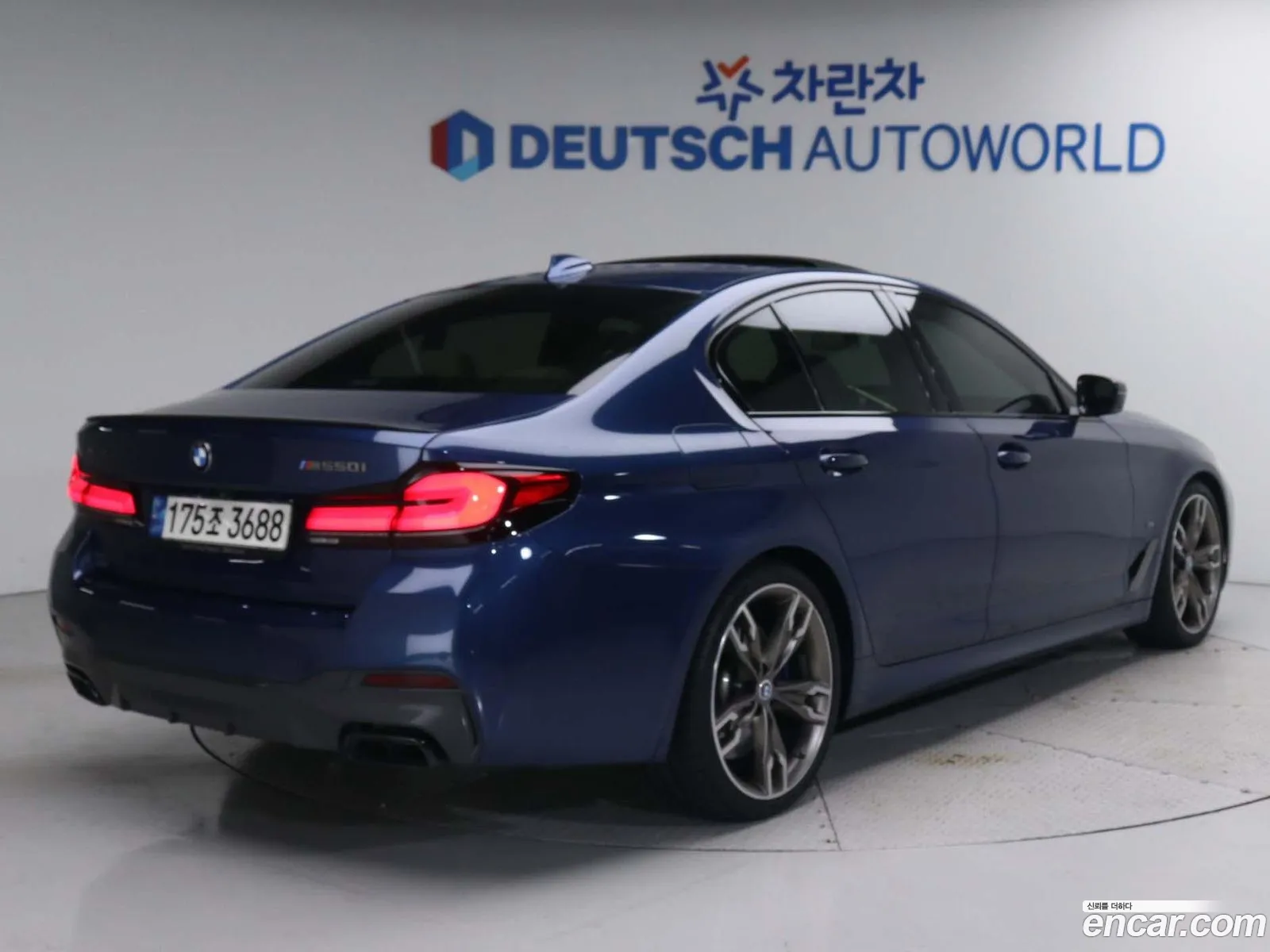BMW 5 Series G30 M550I xDrive - фотография 8709528