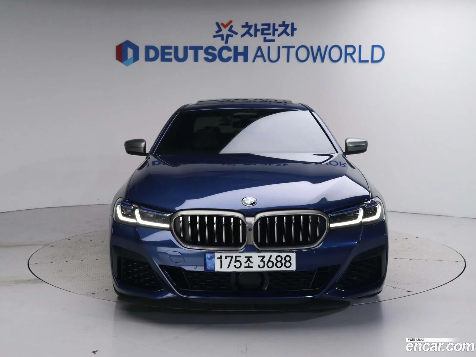 BMW 5 Series G30 M550I xDrive - фотография 8709529