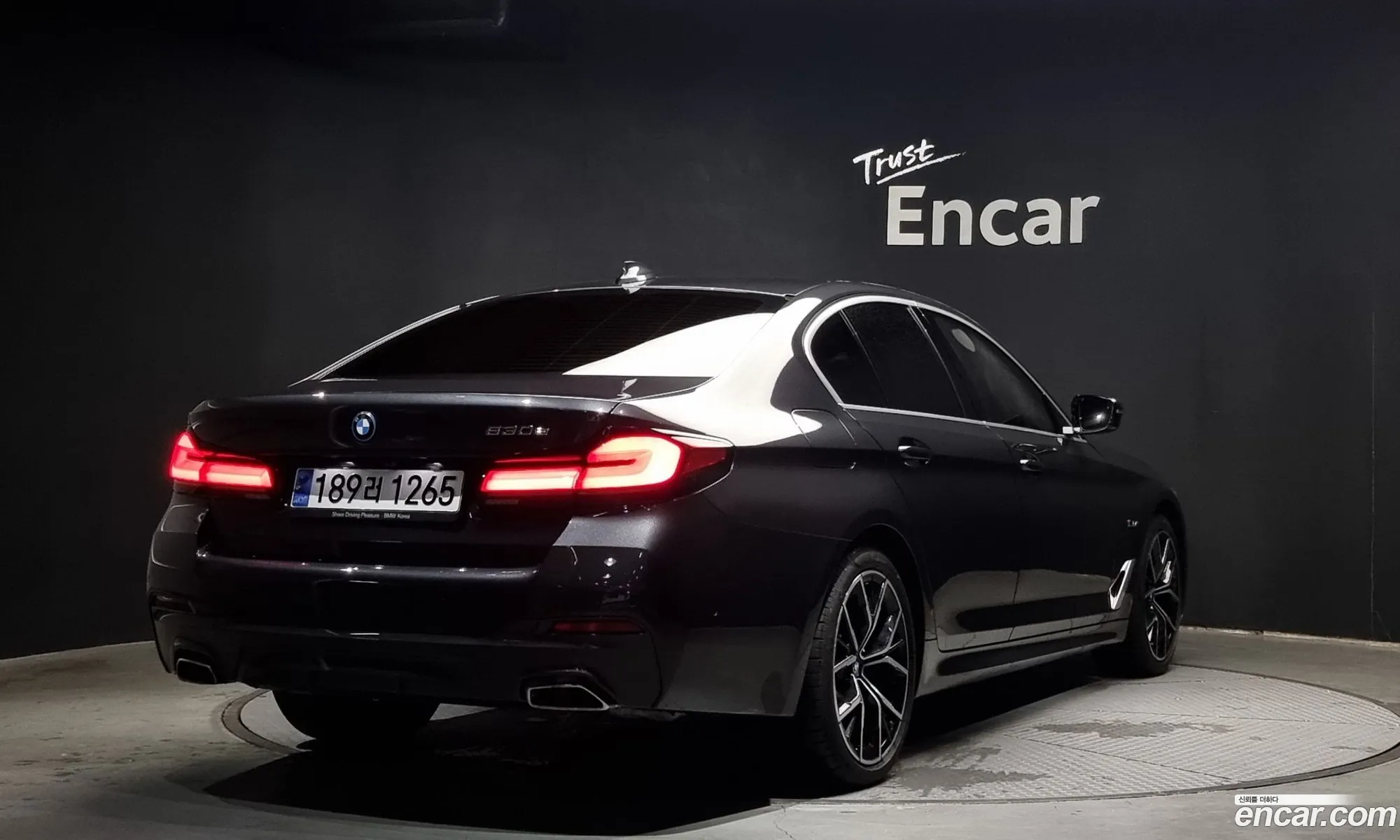 BMW 5 Series G30 530E M Sports - фотография 12283314