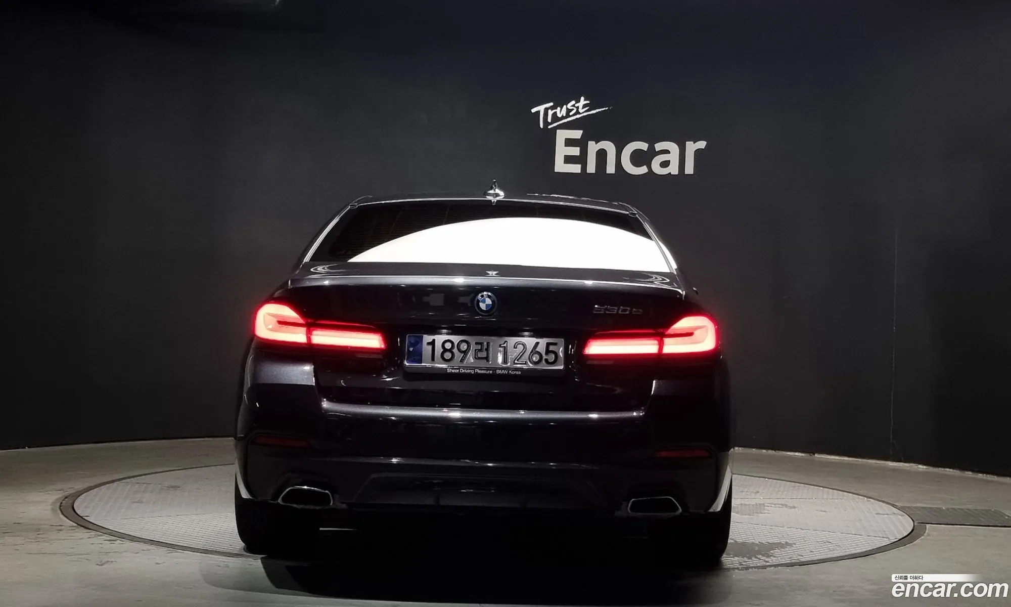 BMW 5 Series G30 530E M Sports - фотография 12283316