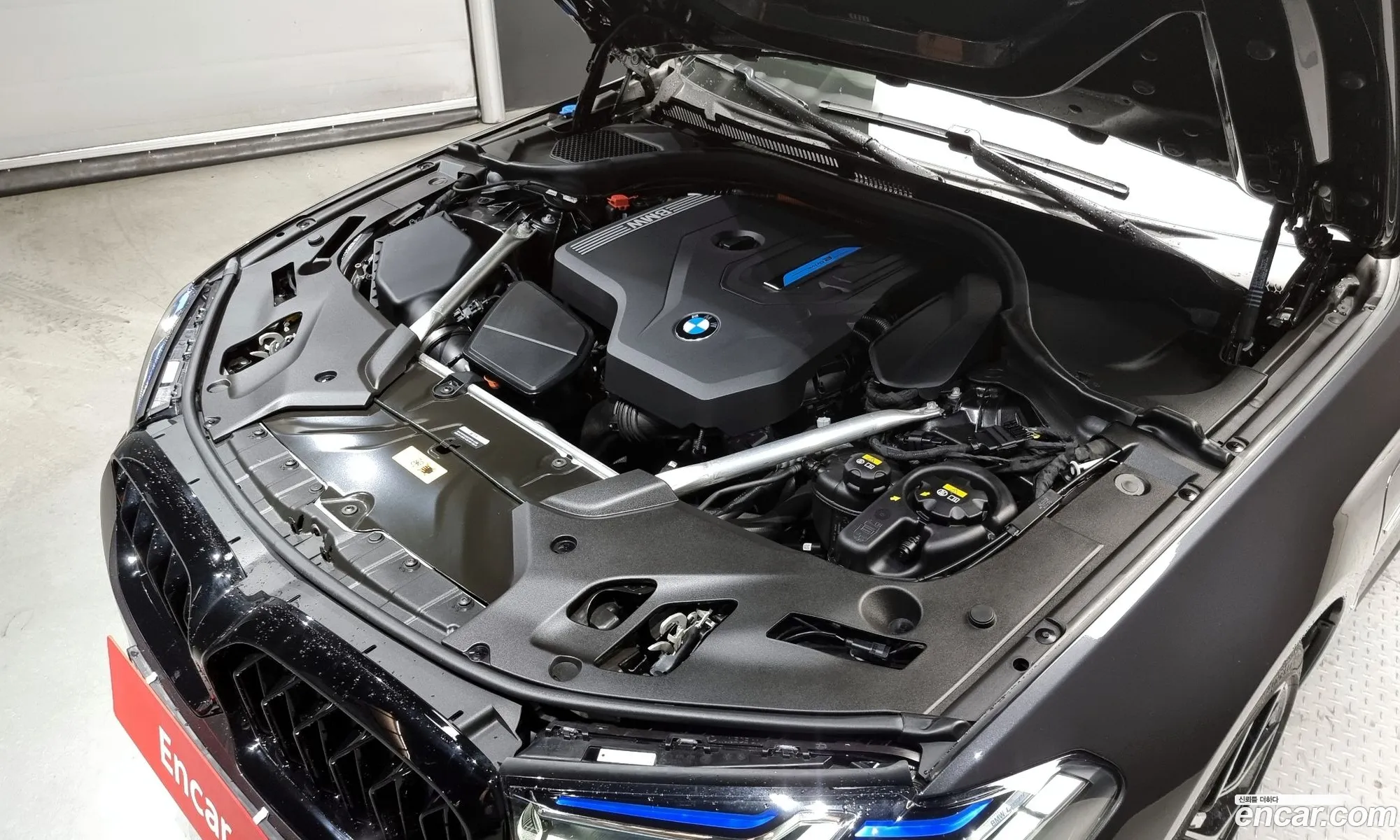BMW 5 Series G30 530E M Sports - фотография 12283318