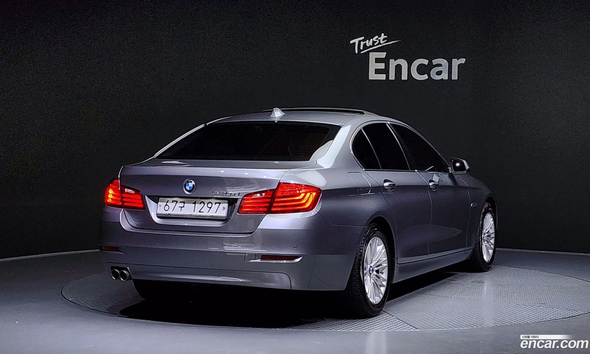 BMW 5 Series F10 520D - фотография 18219190
