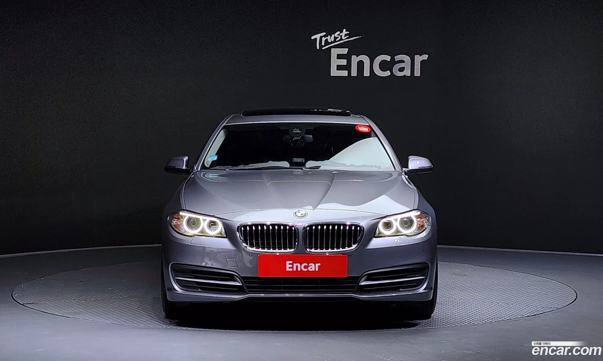 BMW 5 Series F10 520D - фотография 18219191