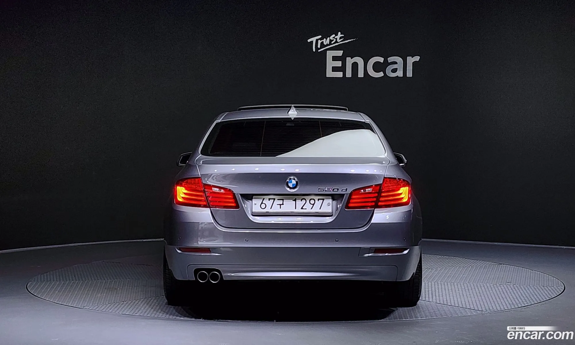 BMW 5 Series F10 520D - фотография 18219192