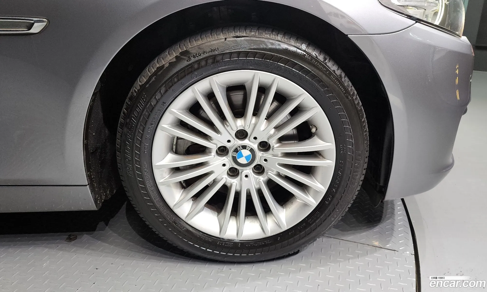 BMW 5 Series F10 520D - фотография 18219193