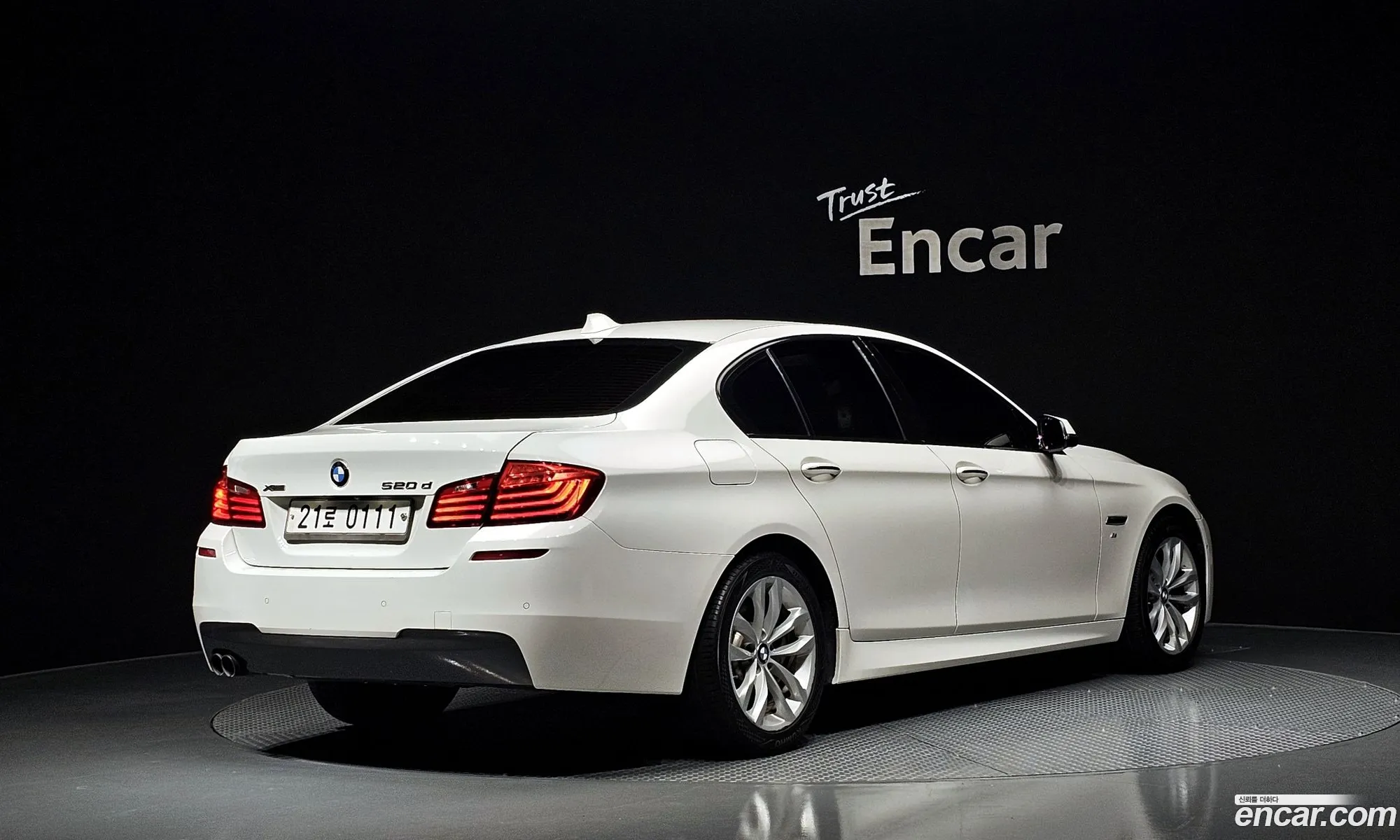 BMW 5 Series F10 520D xDrive M Aerodynamics - фотография 14054906