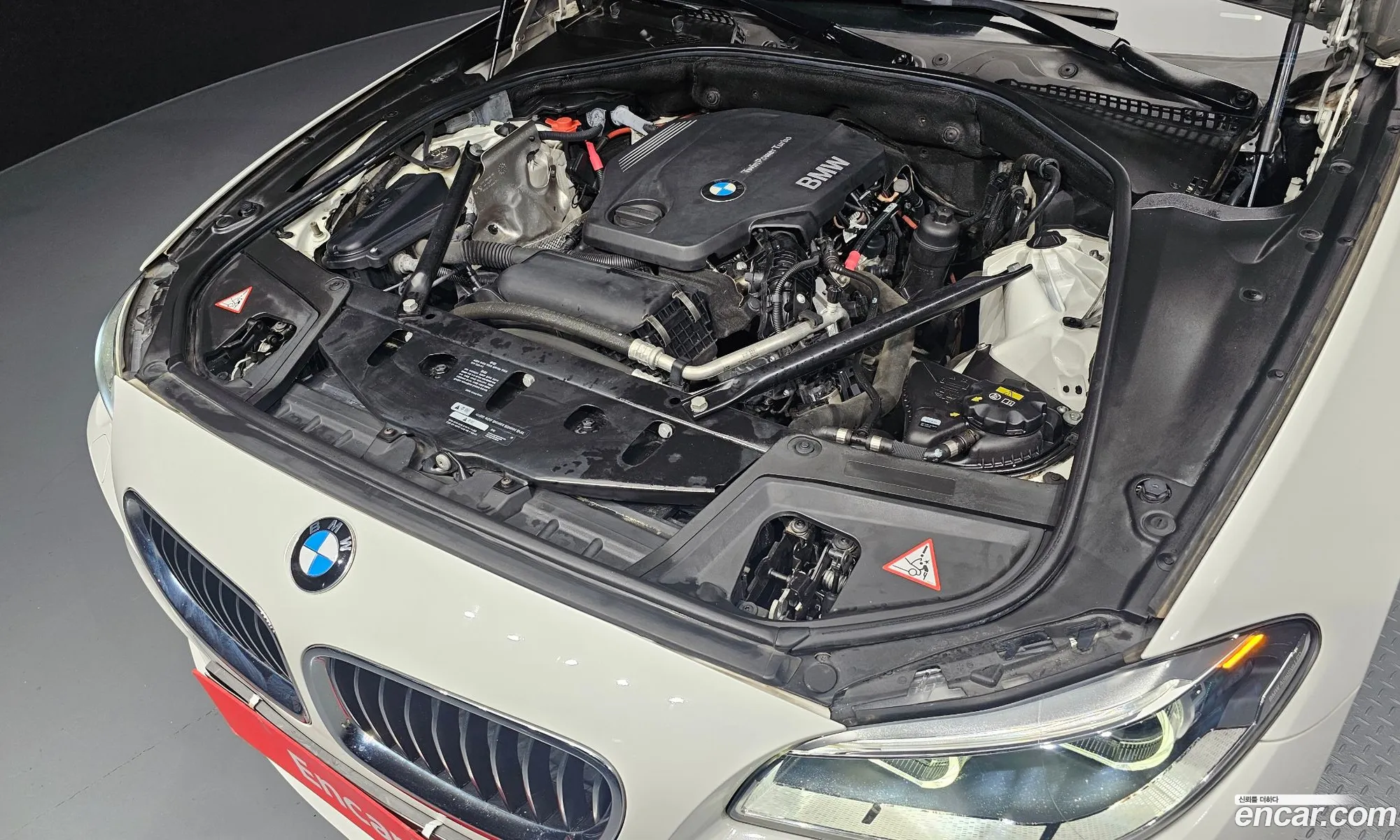 BMW 5 Series F10 520D xDrive M Aerodynamics - фотография 14054910