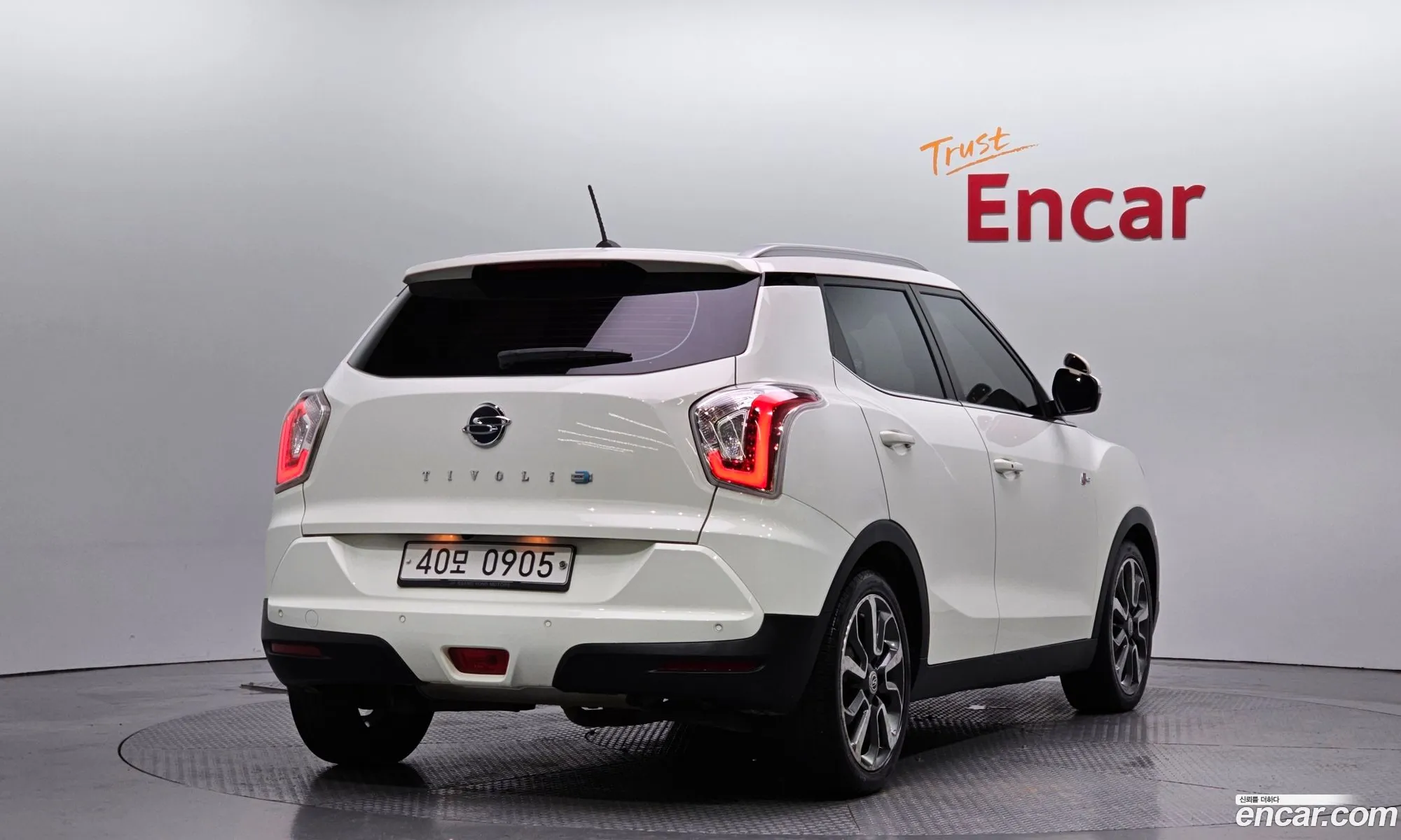 Kg Mobility Ssangyong Tivoli Diesel Lx 4Wd - фотография 8763321