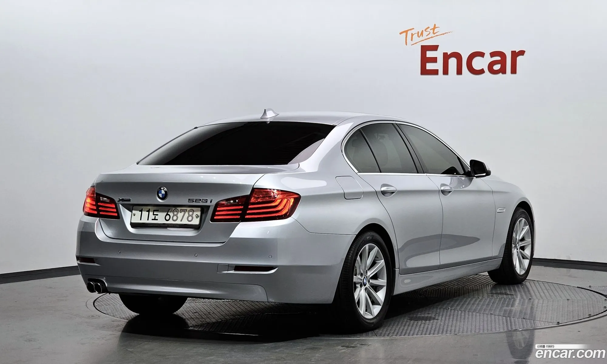BMW 5 Series F10 528I xDrive - фотография 6831224