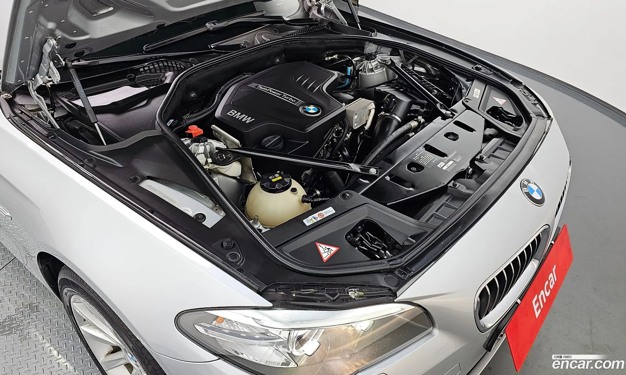 BMW 5 Series F10 528I xDrive - фотография 6831228