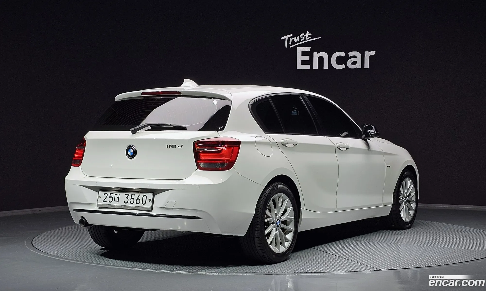 BMW 1 Series F20 118D Sports 5-Door - фотография 6631344