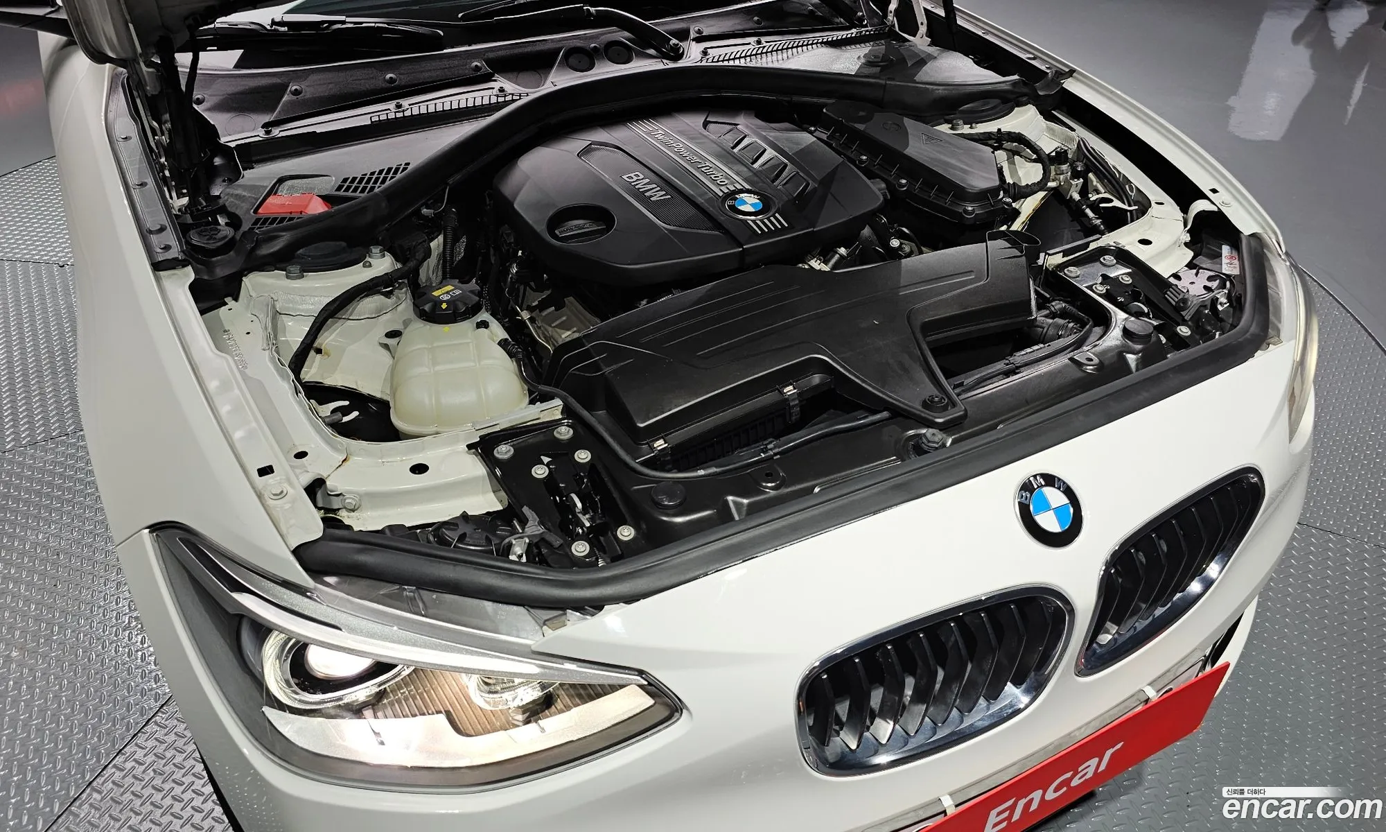 BMW 1 Series F20 118D Sports 5-Door - фотография 6631348