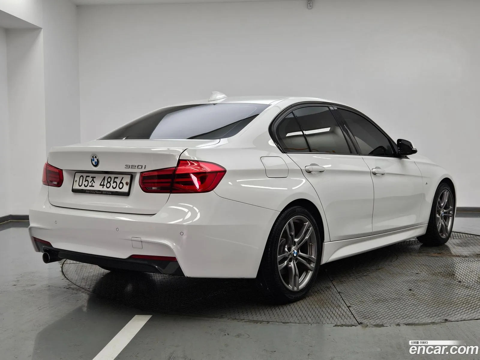 BMW 3 Series F30 320I M Sports - фотография 2452969