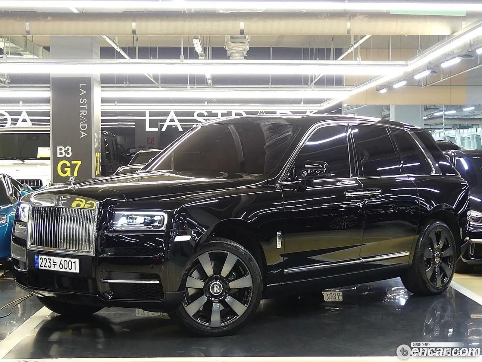 Rolls-Royce Cullinan 67 V12 - фотография 3720522