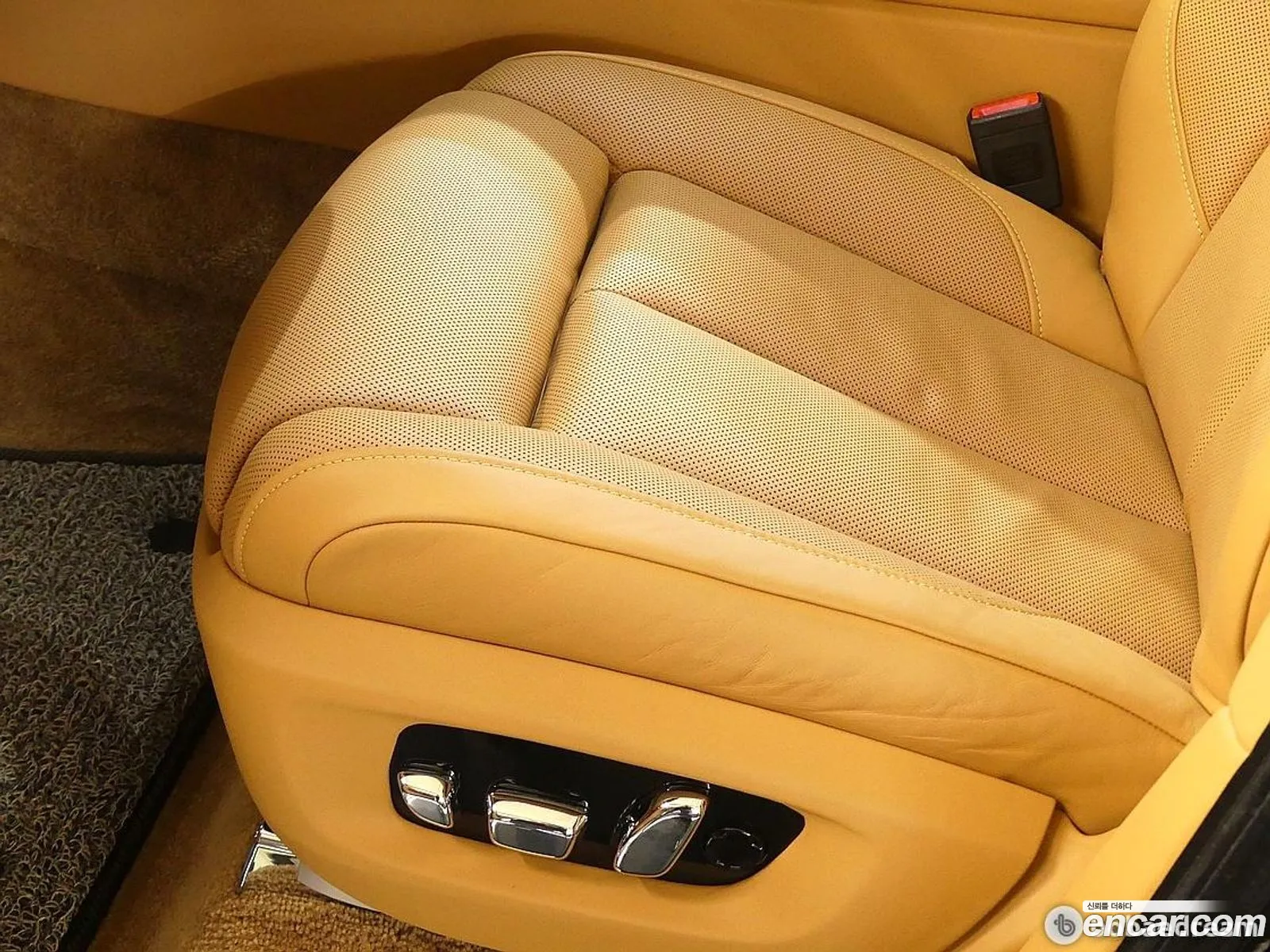 Rolls-Royce Cullinan 67 V12 - фотография 3720526