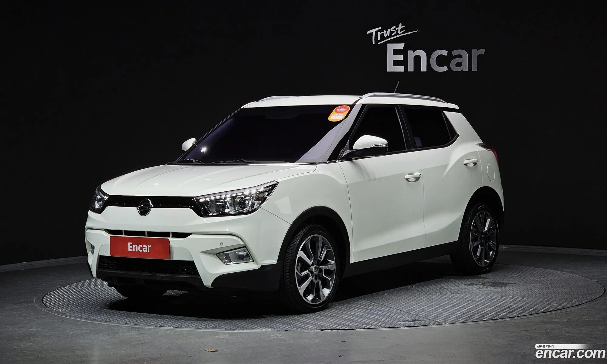 Kg Mobility Ssangyong Tivoli Lx 2Wd Top-Of-The-Line Model - фотография 8186170