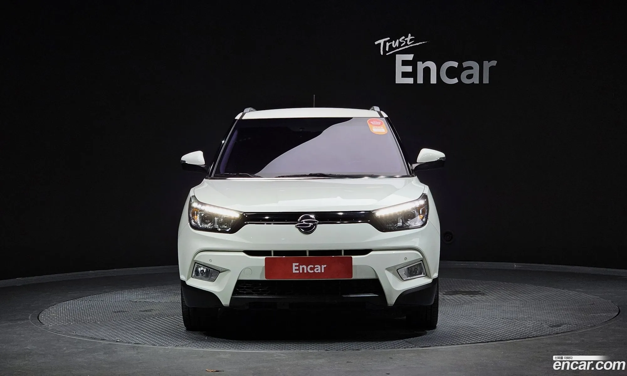 Kg Mobility Ssangyong Tivoli Lx 2Wd Top-Of-The-Line Model - фотография 8186172