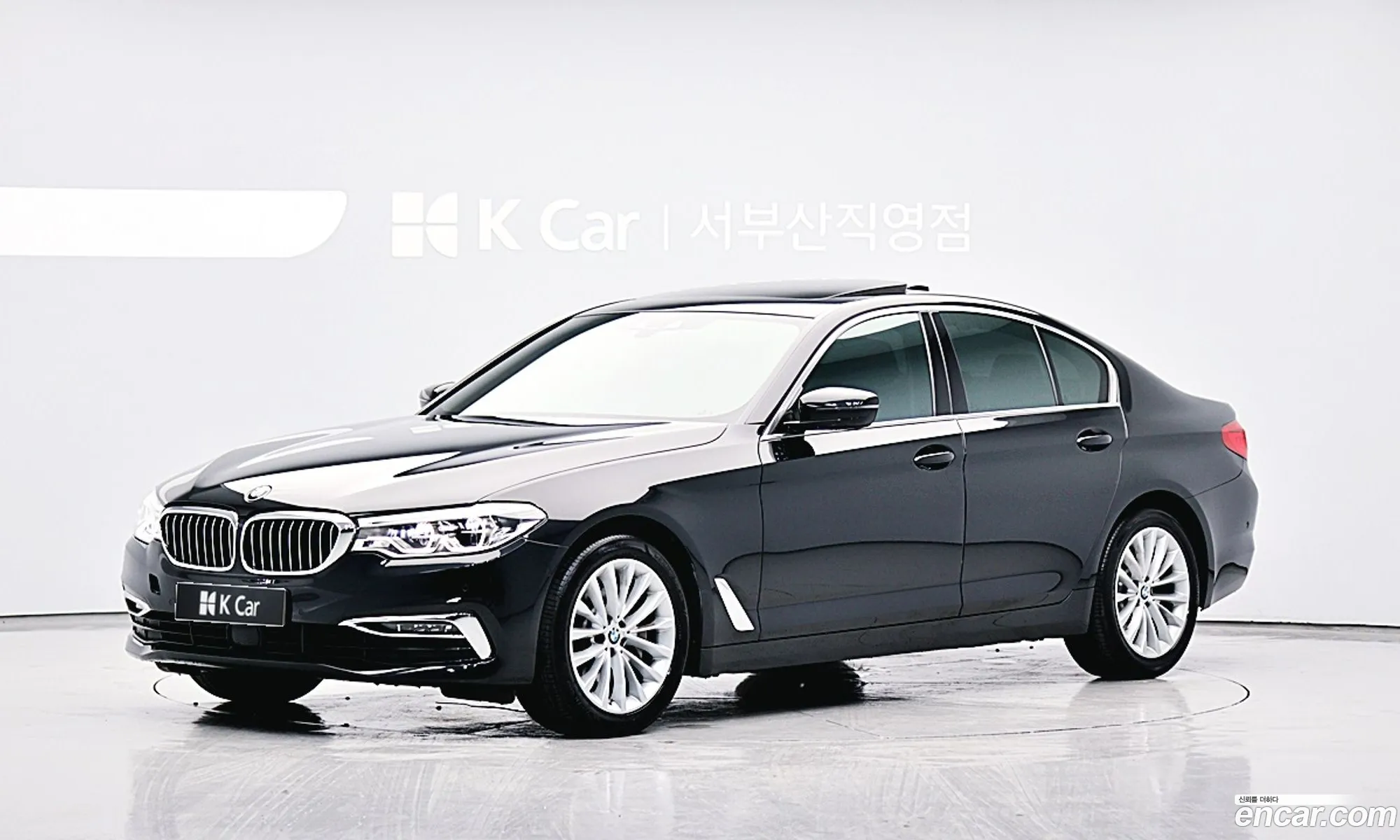 BMW 5 Series G30 530I Luxury Plus - фотография 18157519
