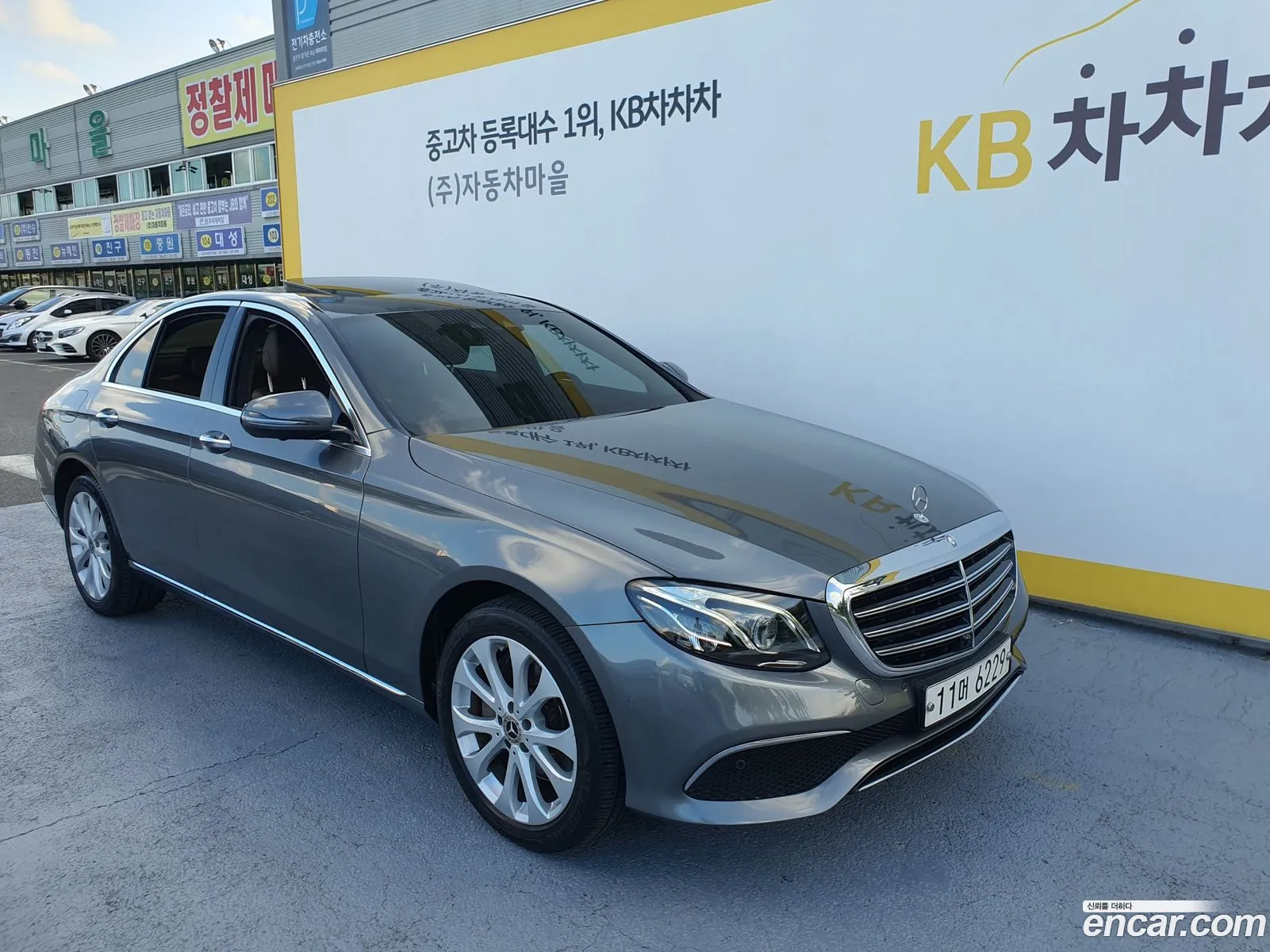 Mercedes E-Class W213 E300 4Matic Exclusive - фотография 19778910