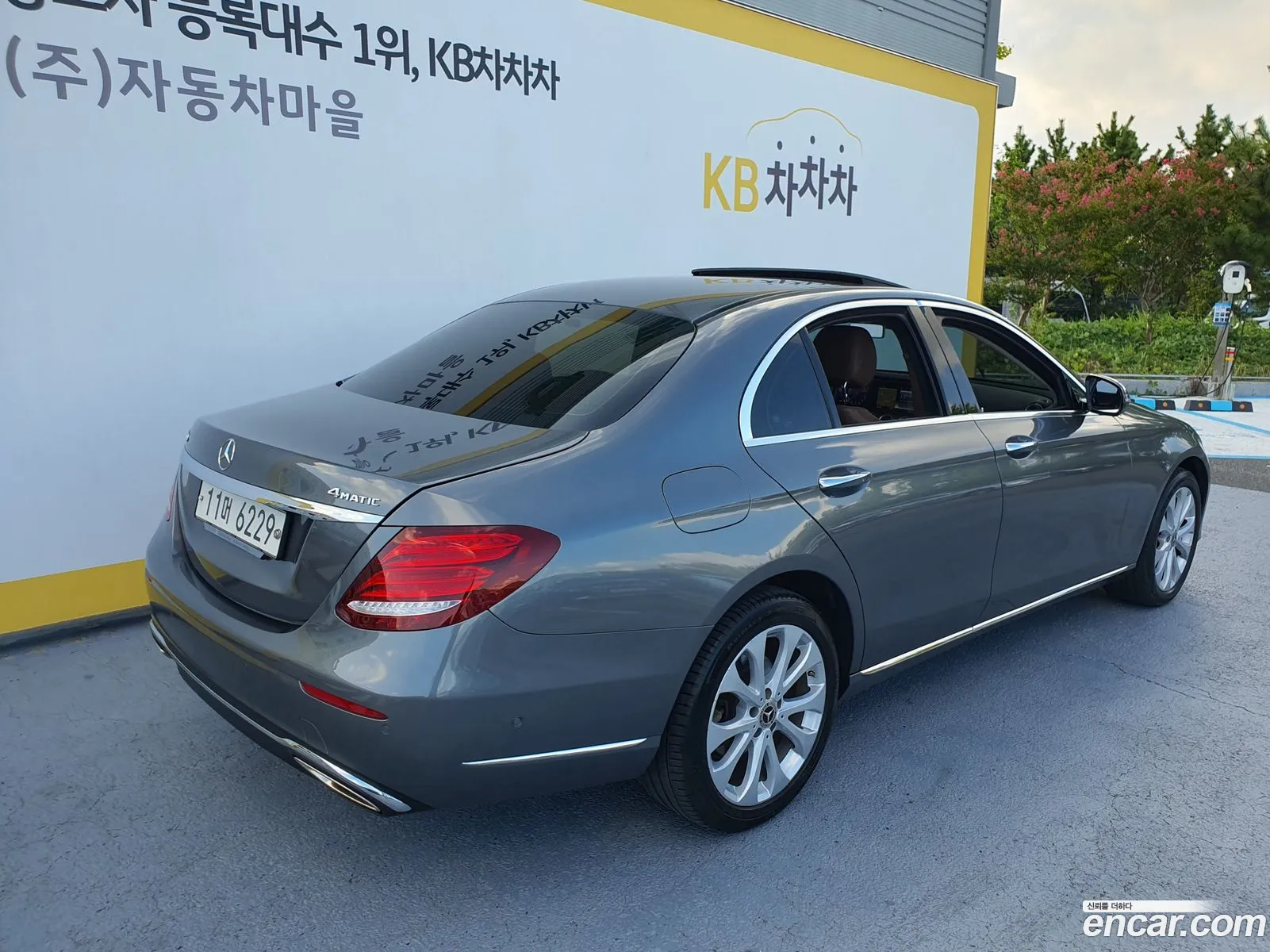 Mercedes E-Class W213 E300 4Matic Exclusive - фотография 19778911