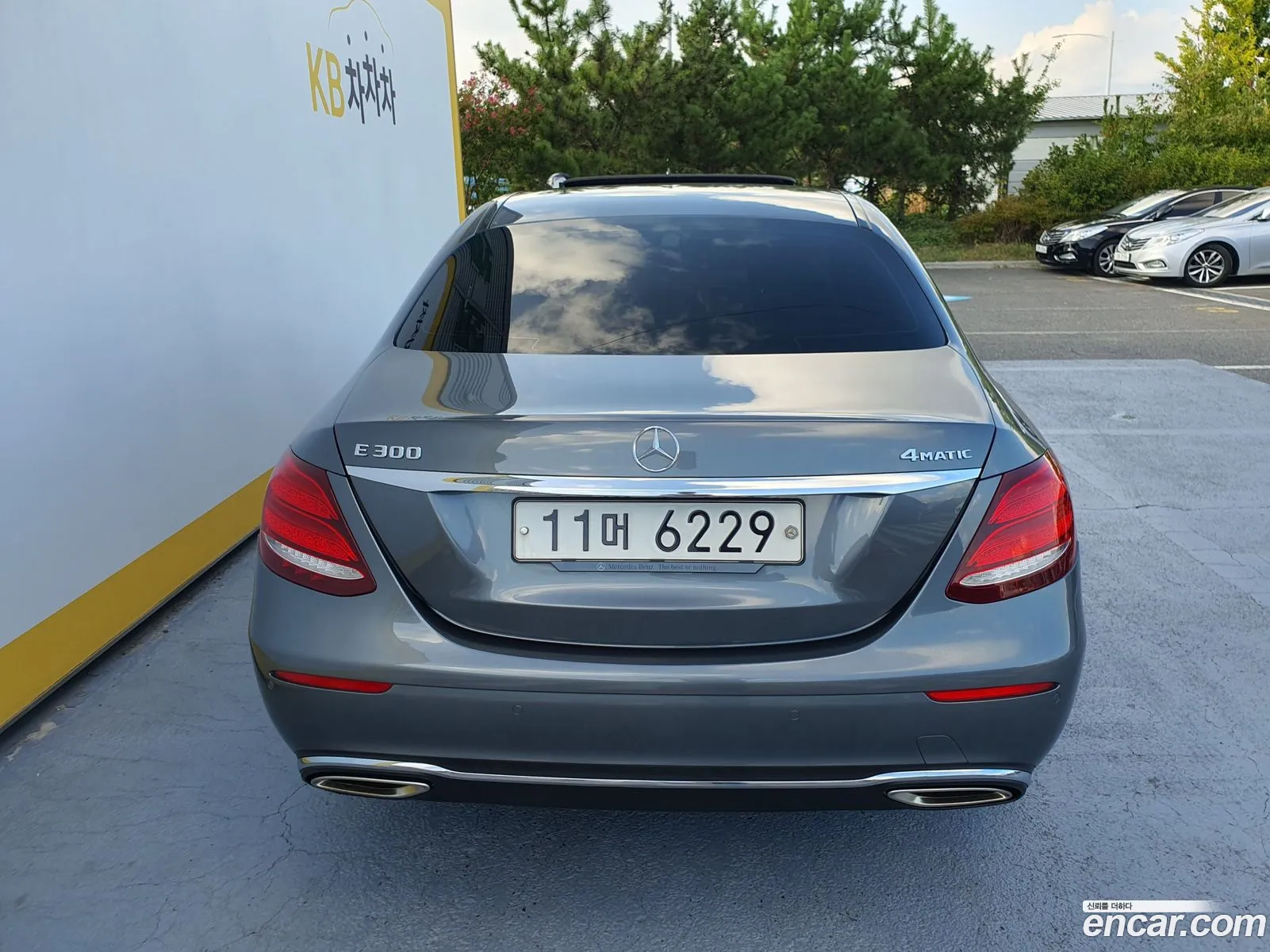 Mercedes E-Class W213 E300 4Matic Exclusive - фотография 19778913