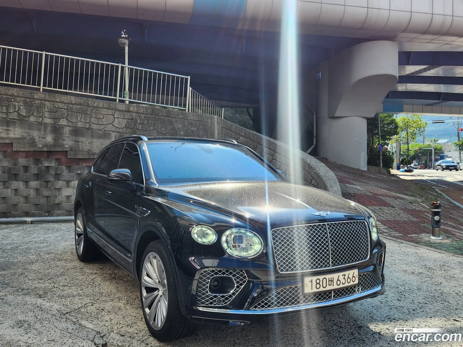 Bentley Bentayga 40 V8 - фотография 4438205