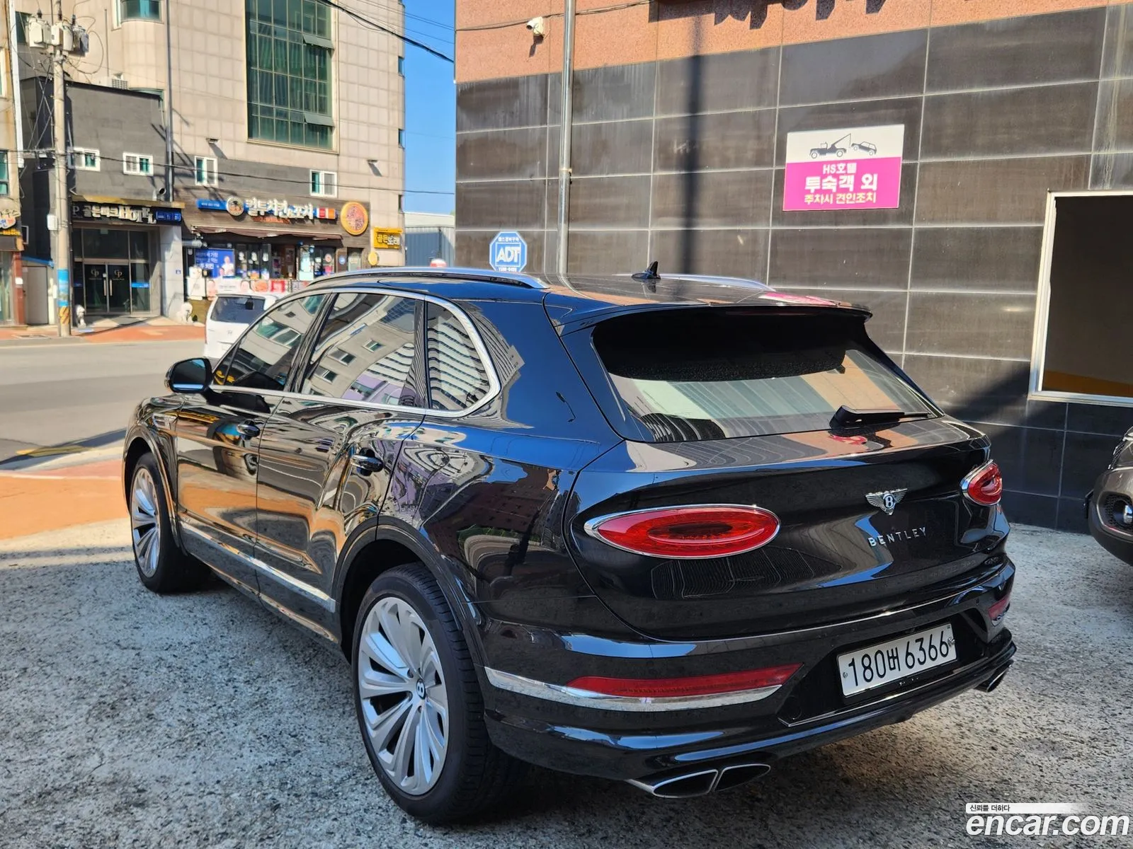 Bentley Bentayga 40 V8 - фотография 4438209