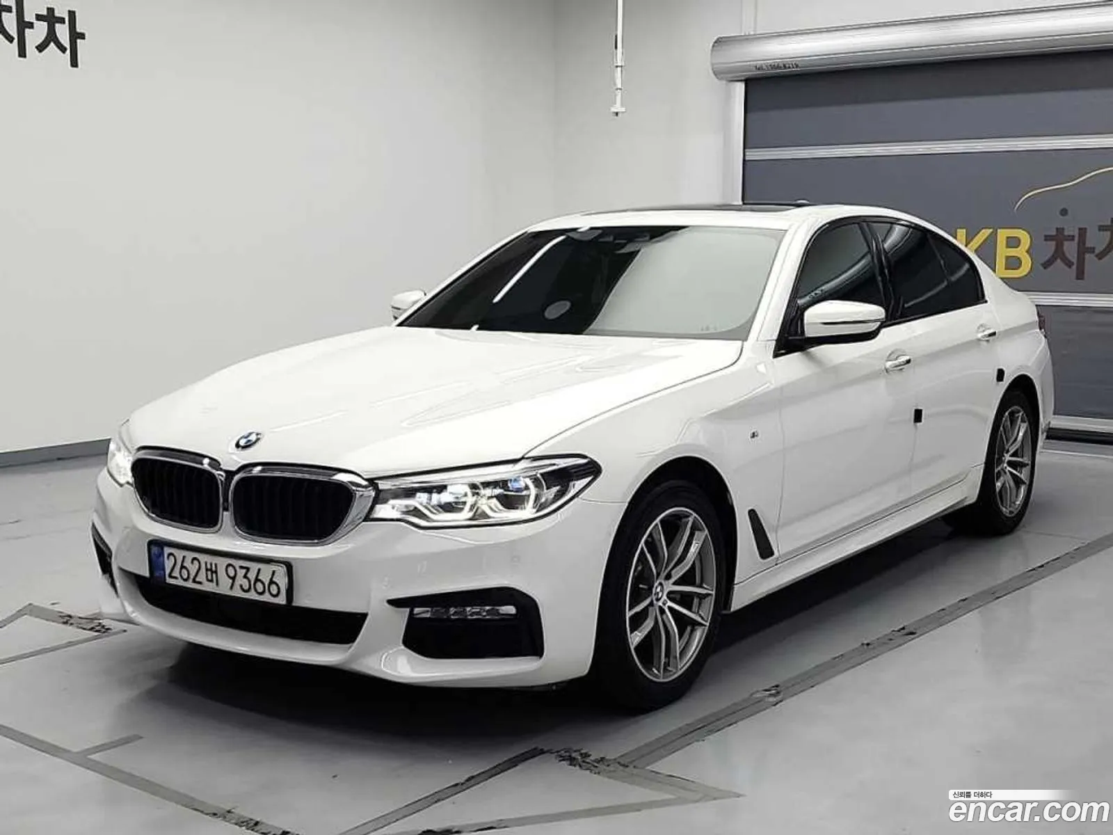 BMW 5 Series G30 520D xDrive M Sport Plus - фотография 6631369