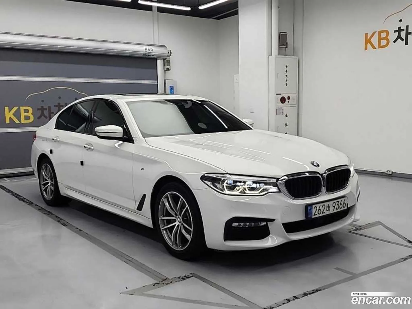 BMW 5 Series G30 520D xDrive M Sport Plus - фотография 6631370