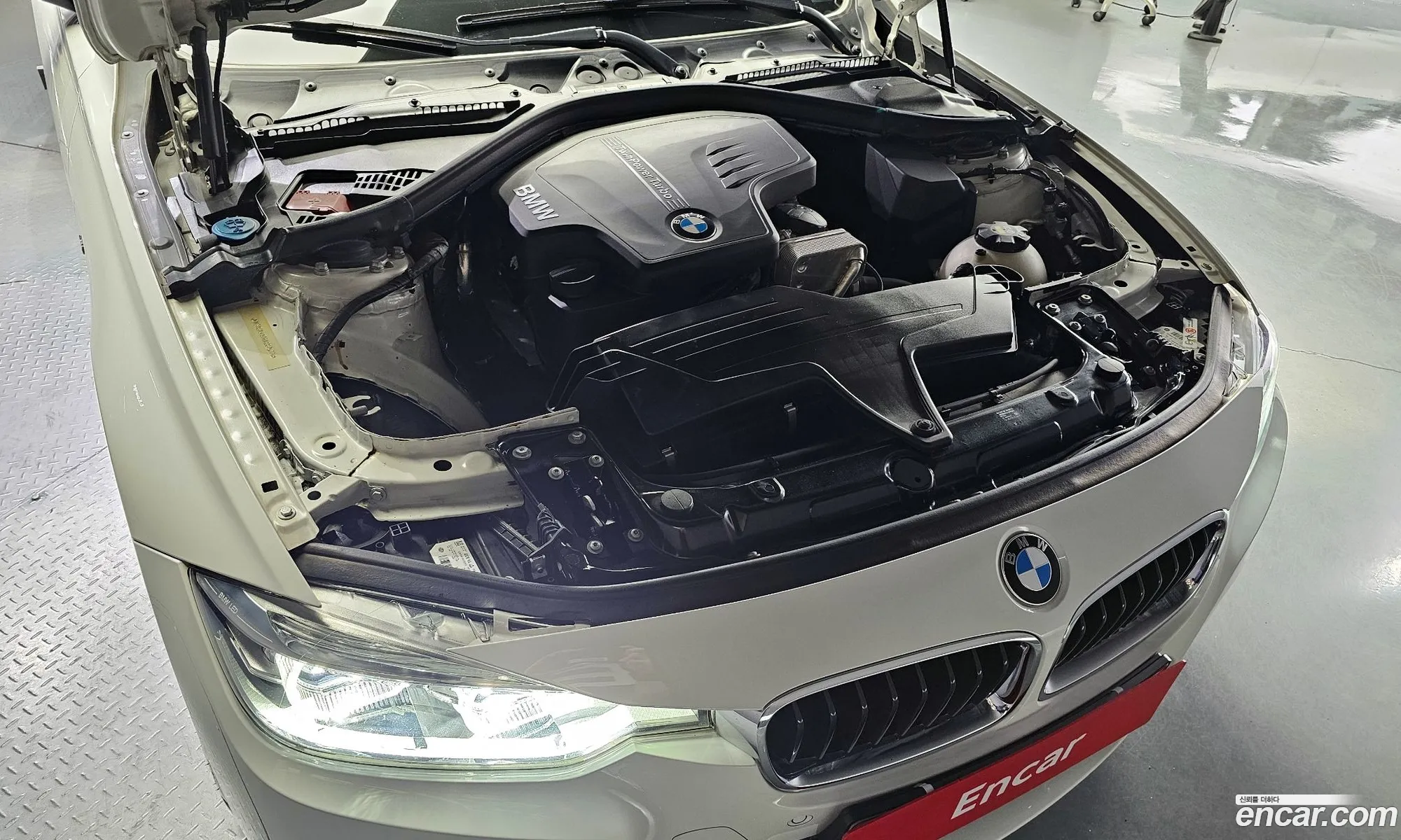 BMW 3 Series F30 320I M Sports - фотография 18229594