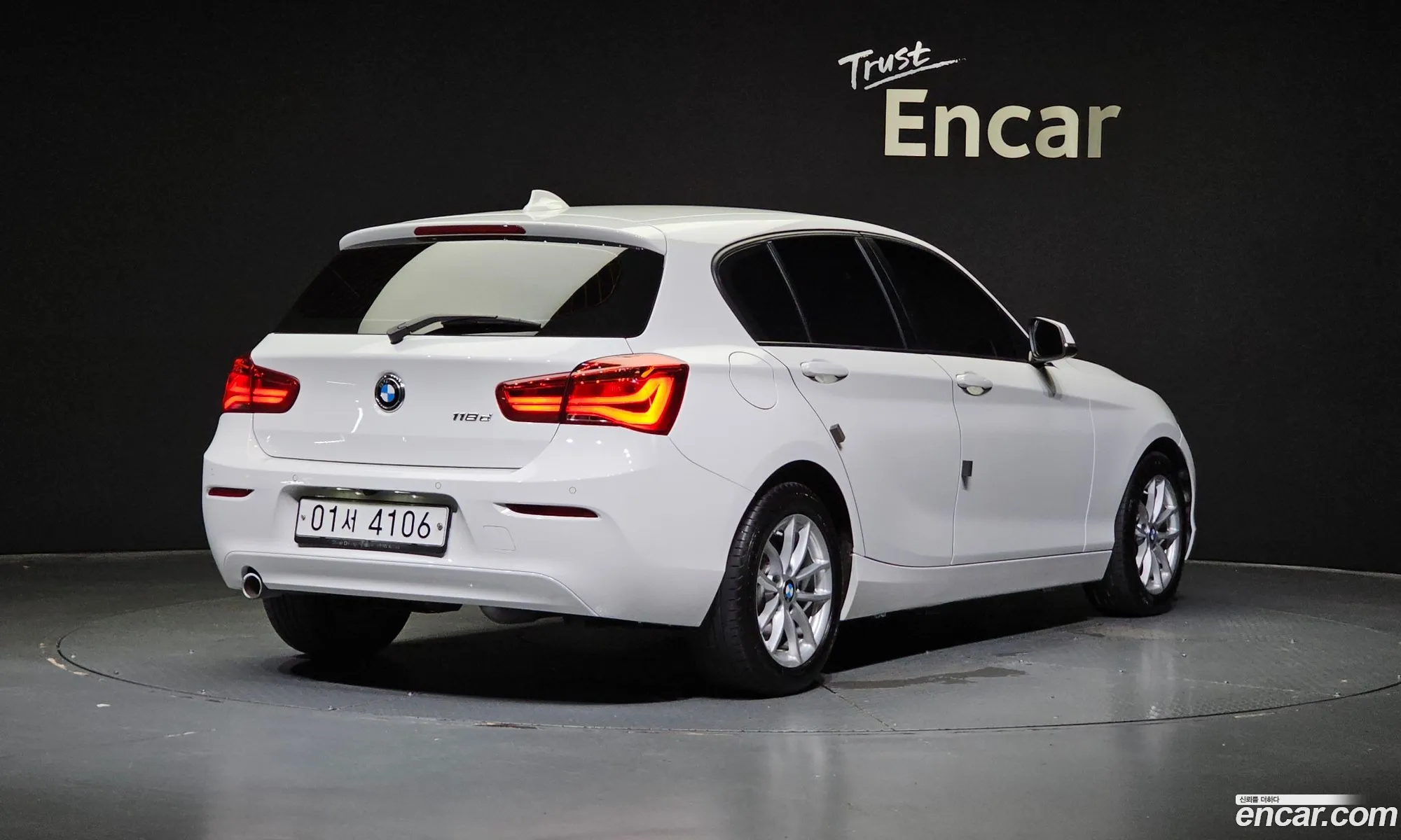 BMW 1 Series F20 118D Joy 5-Door - фотография 18251856