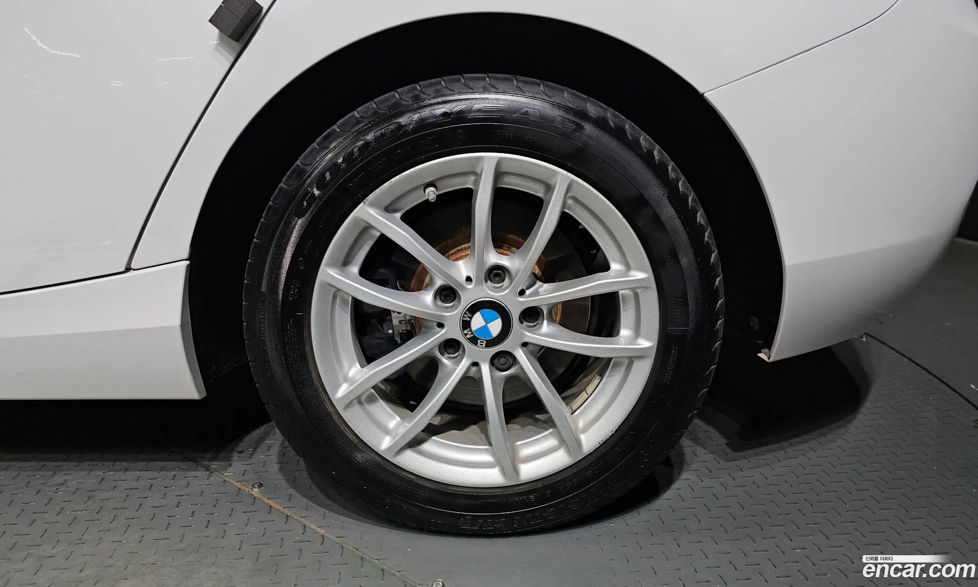 BMW 1 Series F20 118D Joy 5-Door - фотография 18251859