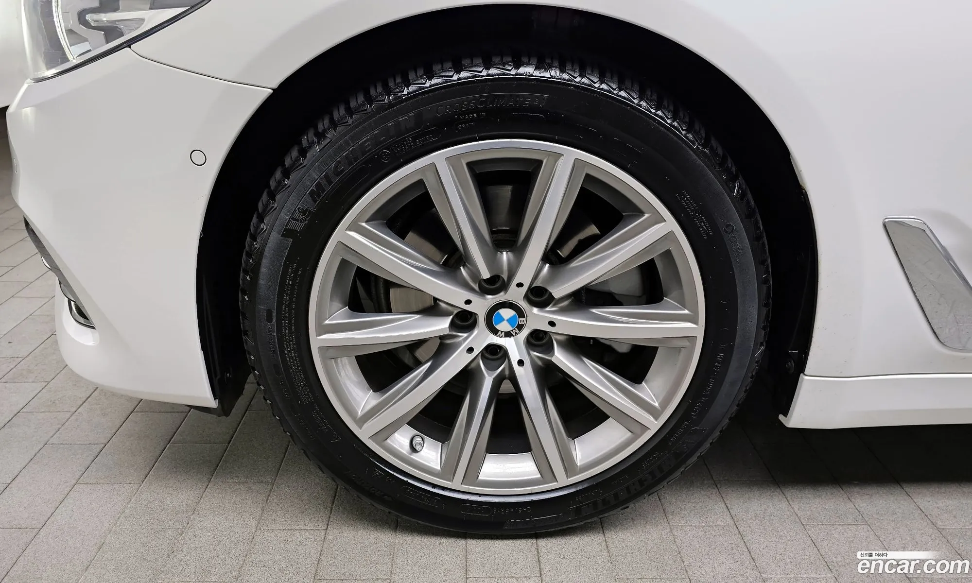 BMW 5 Series G30 520I Luxury - фотография 5184864