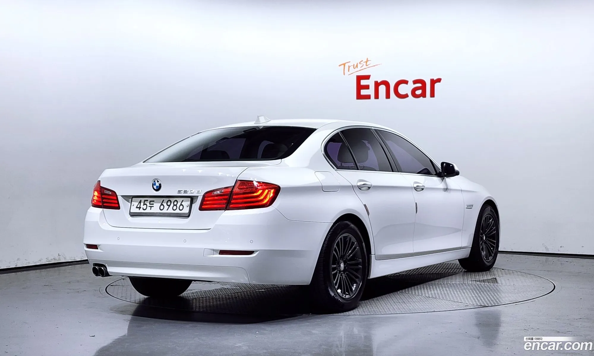 BMW 5 Series F10 520D - фотография 6749054